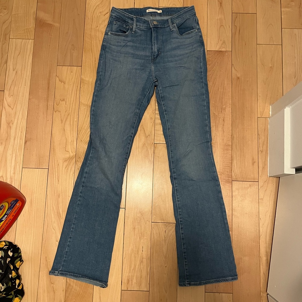 Levi’s boot cut flare!